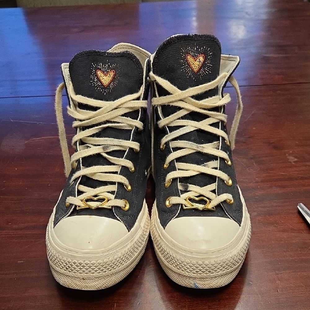 Converse Chuck Taylor All Star Lift Valentines Edition.